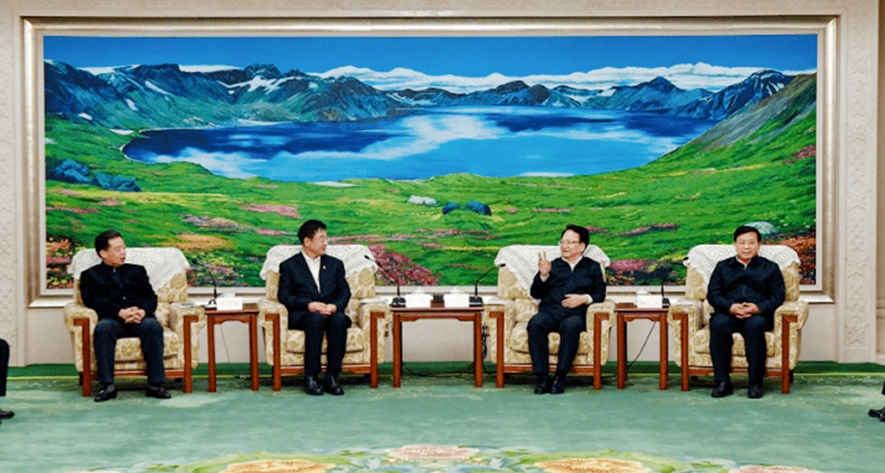 Jing Junhai, Secretary of Jilin provincial Party committee, met with leaders of Outlets group and well-known entrepreneurs